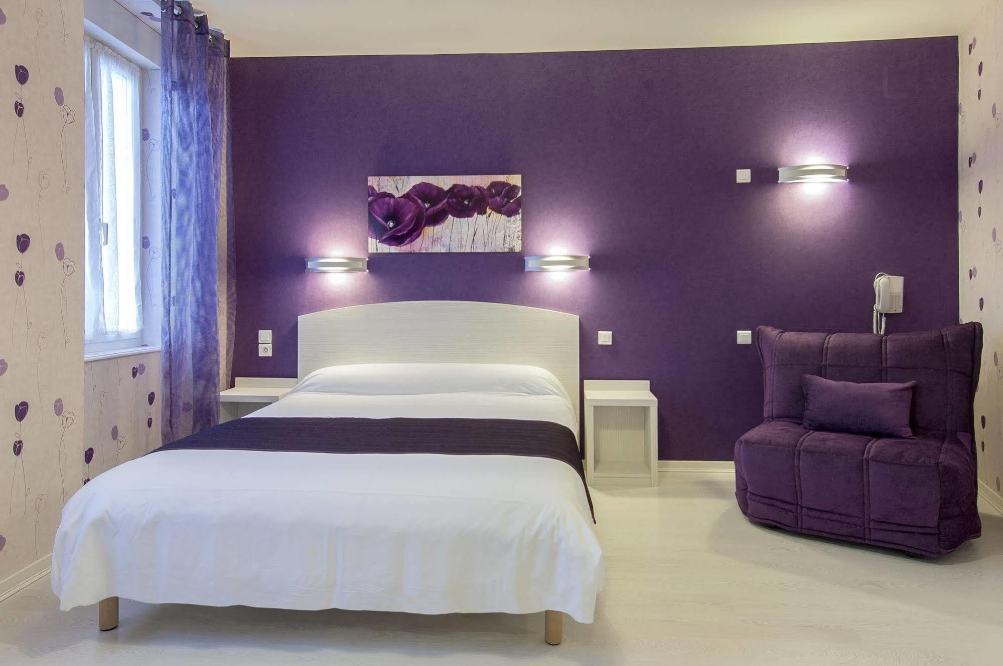 Logis Hotel Restaurant Cazes Arazat Laissac Exterior foto